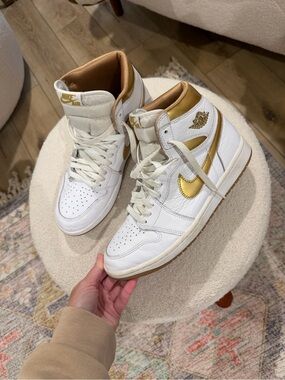 Women's Nike Air Jordan 1 Retro High OG in White and Metallic Gold